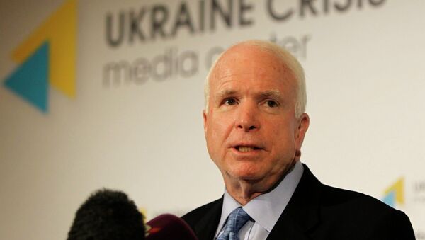 Senador americano John McCain fala durante coletiva de imprensa em Kiev, Ucrânia. Foto de arquivo - Sputnik Brasil