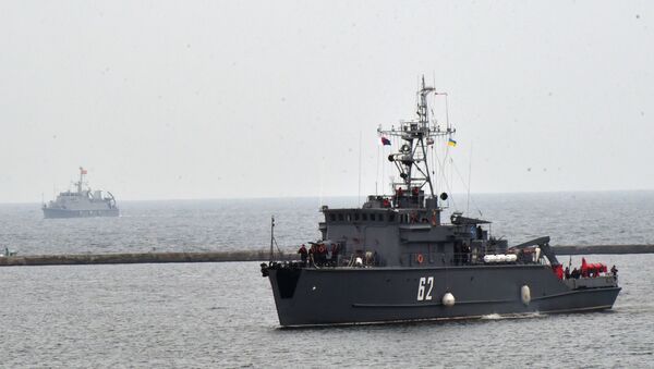 Navio anti-minas BGS Shkval da OTAN entra no porto de Odessa - Sputnik Brasil