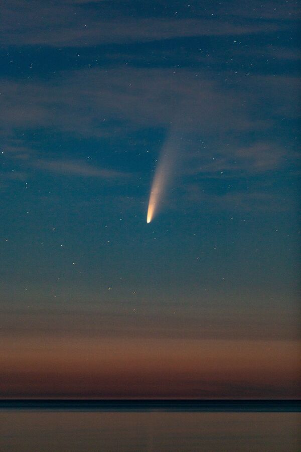 Cometa NEOWISE cruza o céu do Canadá - Sputnik Brasil