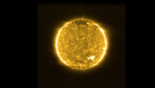 Primeira imagem completa do Sol feita pela missão Solar Orbiter, em 30 de maio de 2020 - Sputnik Brasil