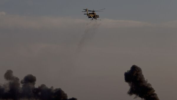 Helicóptero das Forças de Defesa de Israel realiza exercício em base aérea no sul do país  - Sputnik Brasil