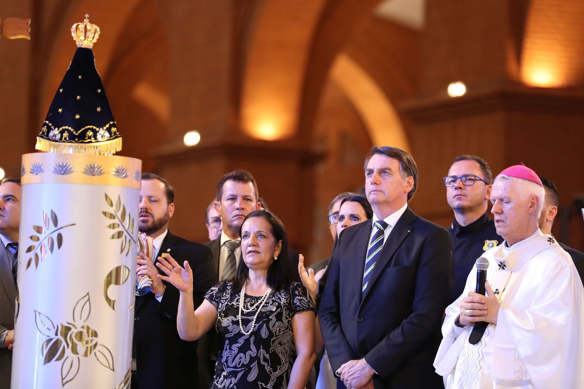 Jair Bolsonaro, presidente do Brasil, durante missa no Santuário Nacional de Nossa Senhora de Aparecida, em Aparecida, São Paulo, em 12 de outubro de 2019 - Sputnik Brasil, 1920, 04.01.2022