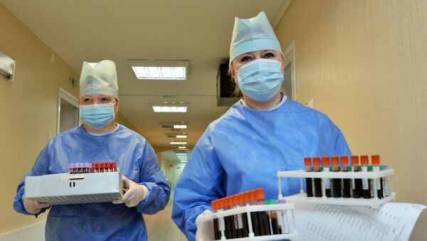 Médicos no hospital militar russo após ensaios de vacina contra coronavírus - Sputnik Brasil
