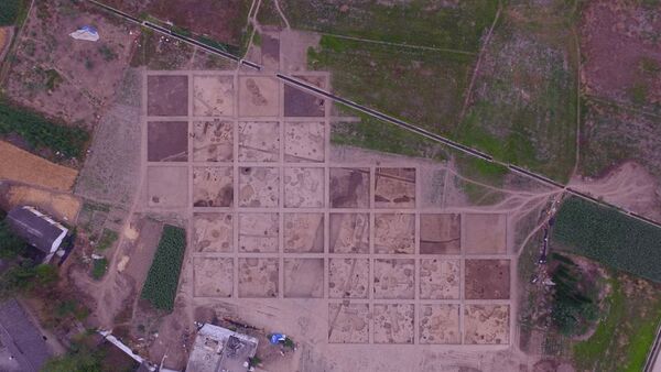 Sítio arqueológico nos arredores da cidade de Guanghan, província de Sichuan, na China - Sputnik Brasil