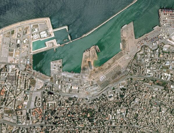 Imagem de cortesia da Airbus DS revela o porto de Beirute em 5 de agosto, um dia após a explosão que sacudiu a capital do Líbano - Sputnik Brasil