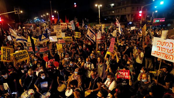 Milhares protestam contra Netanyahu em Israel por economia e acusações de corrupção. - Sputnik Brasil