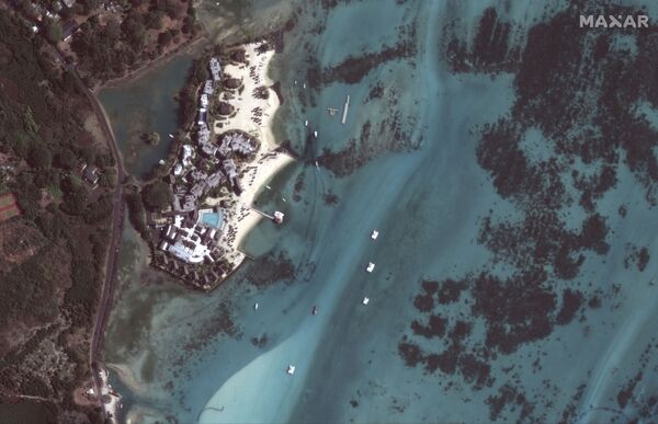 Imagem de satélite mostra local do derramamento de petróleo na costa das Ilhas Maurício
 - Sputnik Brasil