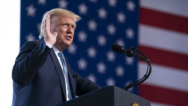 O presidente dos EUA Donald Trump durante comício em Yuma, no Arizona. - Sputnik Brasil