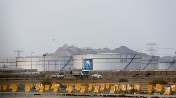 Instalação petrolífera da empresa Saudi Aramco - Sputnik Brasil