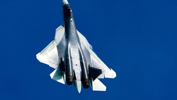 Caça multifuncional Su-57 de quinta geração realiza um voo de demonstração - Sputnik Brasil
