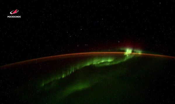Objetos não identificados observados em aurora boreal a partir da Estação Espacial Internacional - Sputnik Brasil