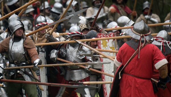 Entusiastas da história medieval participam na recriação de batalha (foto de arquivo) - Sputnik Brasil