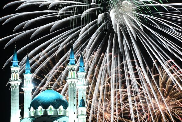 Fogo de artifício em comemoração do Dia da Cidade de Kazan, Rússia - Sputnik Brasil