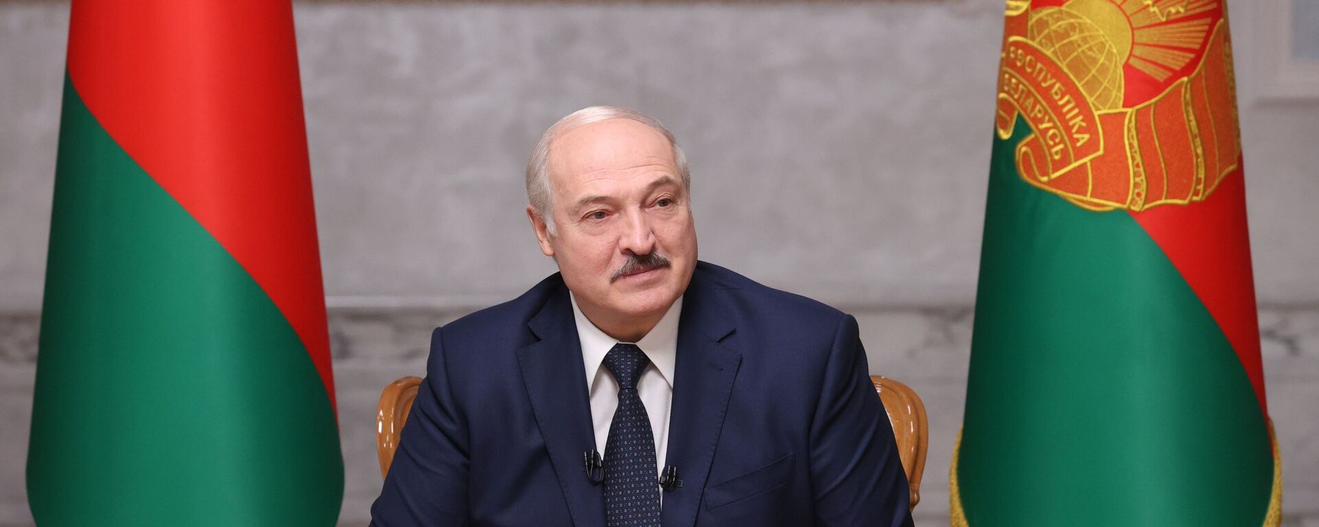 Presidente belarusso Aleksandr Lukashenko durante uma entrevista a jornalistas russos em Minsk - Sputnik Brasil, 1920, 27.02.2022