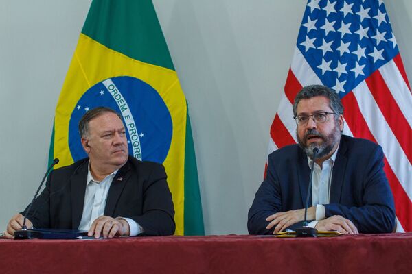 Secretário de Estado dos EUA, Mike Pompeo, durante encontro com o chanceler brasileiro, Ernesto Araújo, em Boa Vista (RR), 18 de setembro de 2020 - Sputnik Brasil