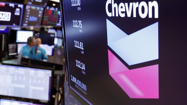 Logotipo da Chevron em bolsa de valores de Nova York - Sputnik Brasil