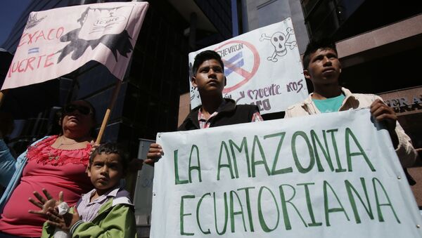 Manifestantes indígenas contra exploração de petróleo na Amazônia do Equador - Sputnik Brasil