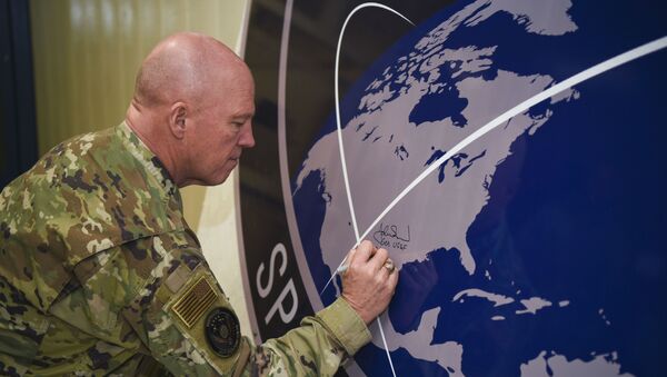 O general John Raymond, chefe do Comando Espacial dos EUA - Sputnik Brasil