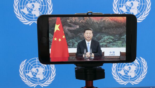 Discurso do presidente chinês, Xi Jinping, para Assembleia Geral da ONU, exibido em tela de smartphone na sede da organização, Nova York, EUA, 22 de setembro de 2020 - Sputnik Brasil