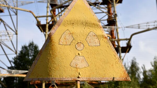 Símbolo de perigo radioativo na zona de exclusão de Chernobyl. - Sputnik Brasil