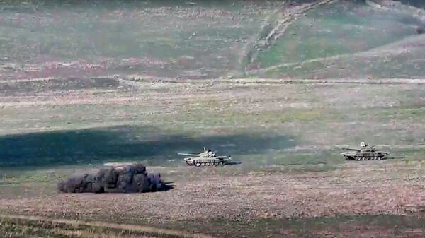 Exército armênio destrói tanques do Azerbaijão - Sputnik Brasil