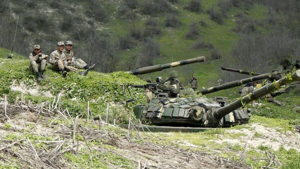 Militares de Nagorno-Karabakh em posições perto da povoação de Madagiz - Sputnik Brasil