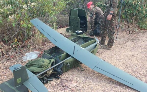 Brigada de Infantaria Paraquedista opera sistema de aeronaves remotamente pilotadas em ambiente amazônico - Sputnik Brasil