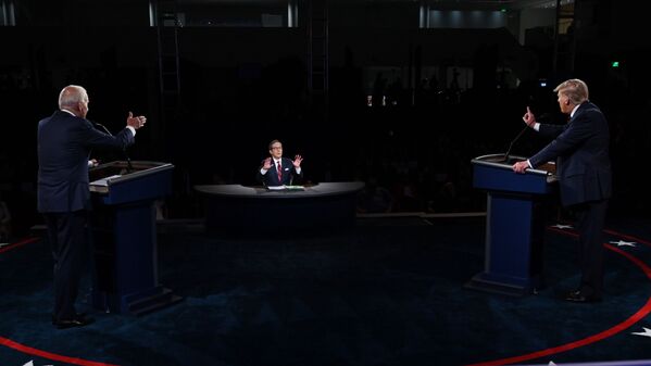 Candidatos à presidência dos EUA, Donald Trump e Joe Biden, participam de debate televisionado - Sputnik Brasil