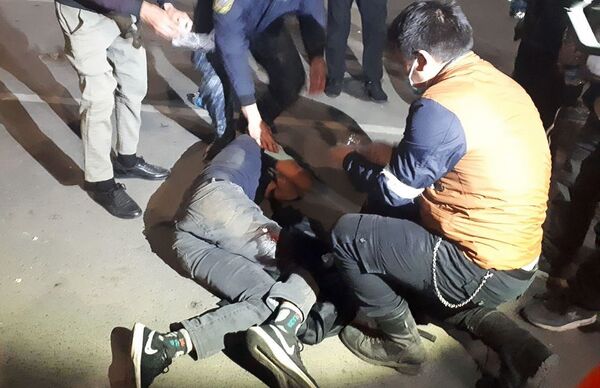 Pessoas feridas durante manifestações em Bishkek
 - Sputnik Brasil