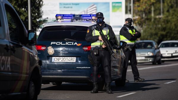 Polciais assegurando lockdown em Madri, Espanha (foto arquivo) - Sputnik Brasil