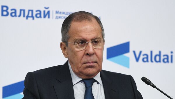 Em Moscou, o ministro das Relações Internacionais da Rússia, Sergei Lavrov, fala durante conferência do Clube Valdai de Discussões Internacionais, em 19 de dezembro de 2018 - Sputnik Brasil