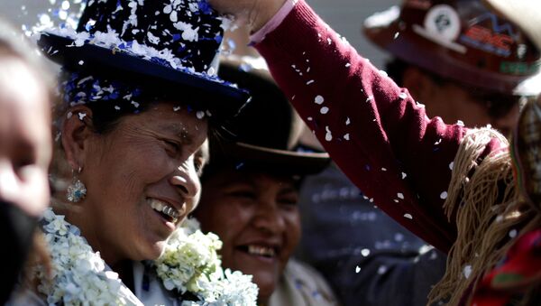 Deputada Hilda Condori, eleita pelo partido Movimento ao Socialismo (MAS), na cidade de El Alto, Bolívia, 19 de outubro de 2020  - Sputnik Brasil