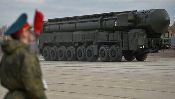 Míssil balístico intercontinental Yars durante ensaio para parada militar em Moscou (foto de arquivo) - Sputnik Brasil