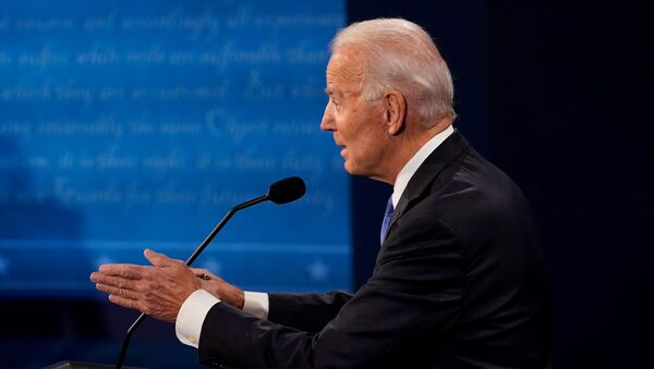 Candidato democrata Joe Biden durante debate com Donald Trump - Sputnik Brasil