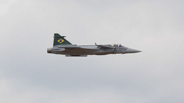 Primeira aeronave multimissão F-39E Gripen é apresentada oficialmente na Base Aérea de Brasília. - Sputnik Brasil