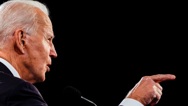 Joe Biden falando em terceiro debate presidencial dos EUA com Donald Trump em 2020 - Sputnik Brasil