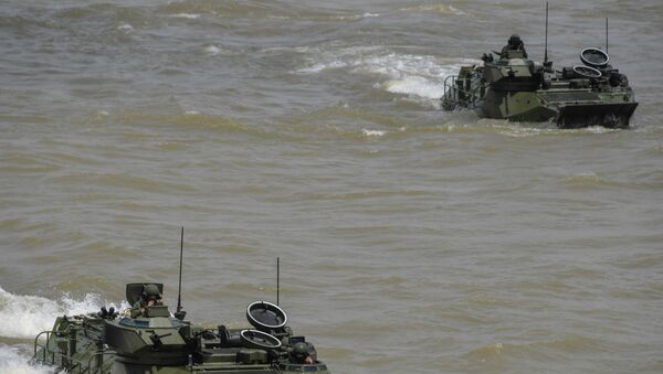 Veículos anfíbios da Marinha do Brasil realizam exercício militar no contexto da Operação Ágata Norte no rio Pará, em Belém (PA) - Sputnik Brasil