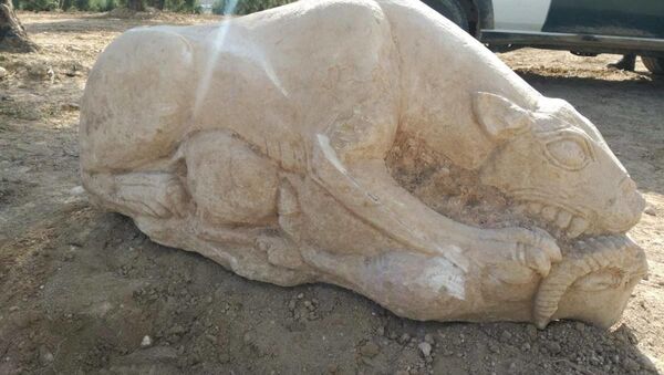 Estátua de leoa encontrada em Cañablanquilla - Sputnik Brasil