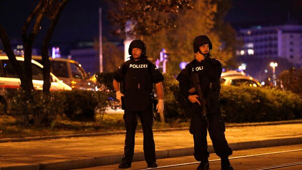 Polícia bloqueia rua em Viena após tiroteios em 2 de novembro, 2020 - Sputnik Brasil