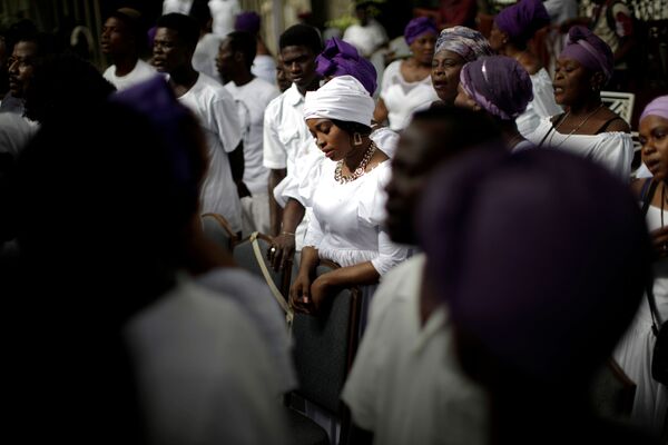 Praticantes do vodu participam de cerimônia de dois dias chamada de Fet Gede em Porto Príncipe, Haiti - Sputnik Brasil