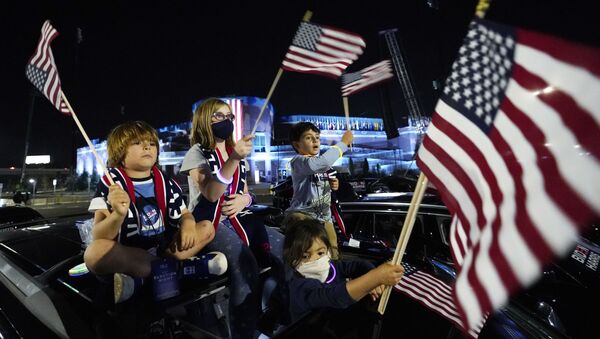 Apoiadores de Joe Biden e seus filhos esperam por discurso em Wilmington - Sputnik Brasil