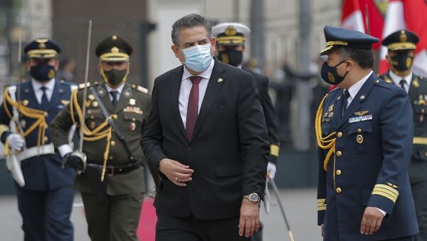 Manuel Merino chega ao Congresso para assumir a presidência do Peru - Sputnik Brasil