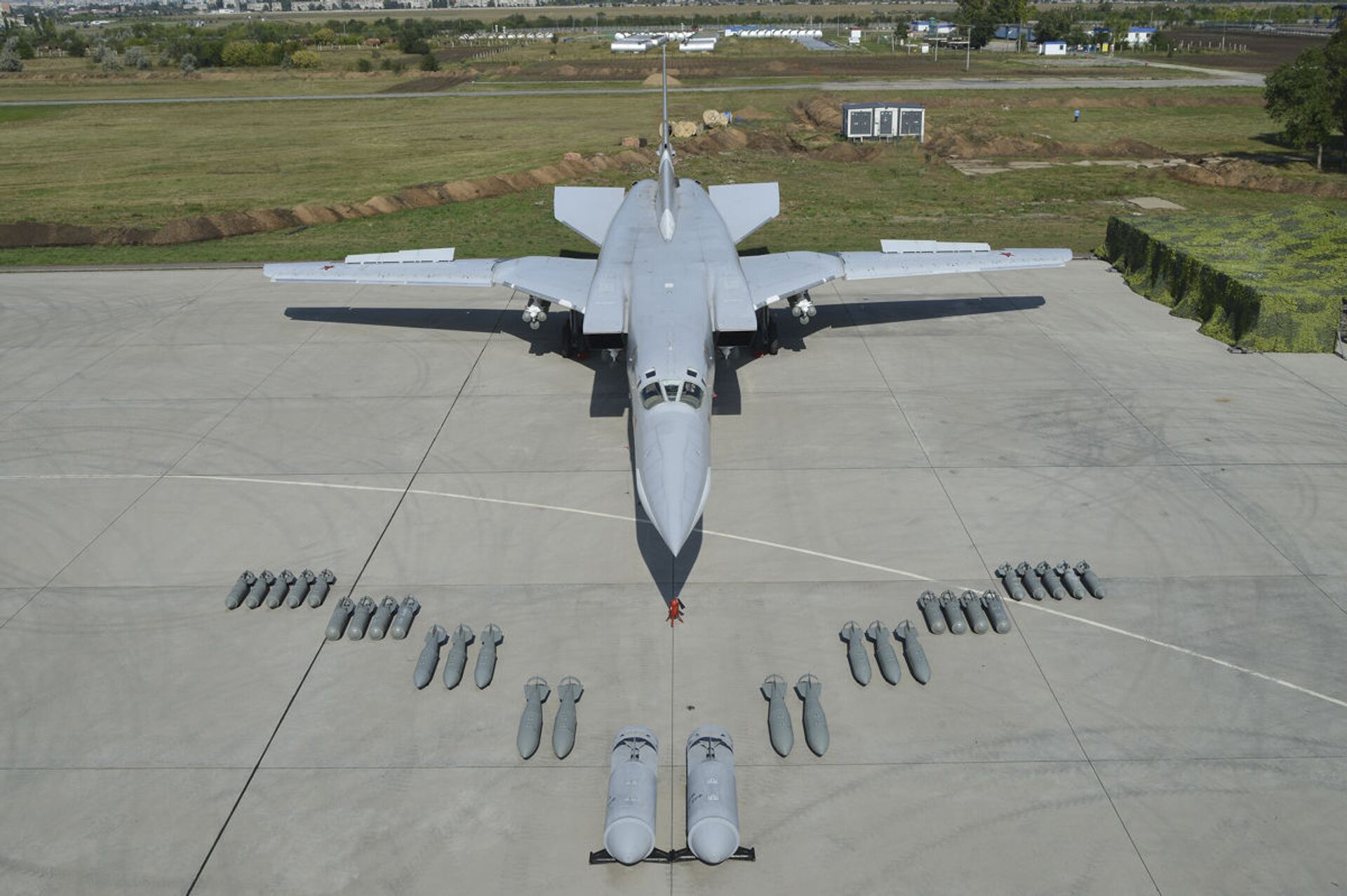 Bombardeiro russo Tu-22M3 conduz lançamento de mísseis de cruzeiro 'assassinos de porta-aviões' - Sputnik Brasil, 1920, 06.02.2021