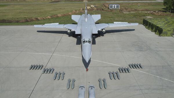Bombardeiro russo Tu-22M3 com bombas de queda livre FAB-3000 - Sputnik Brasil