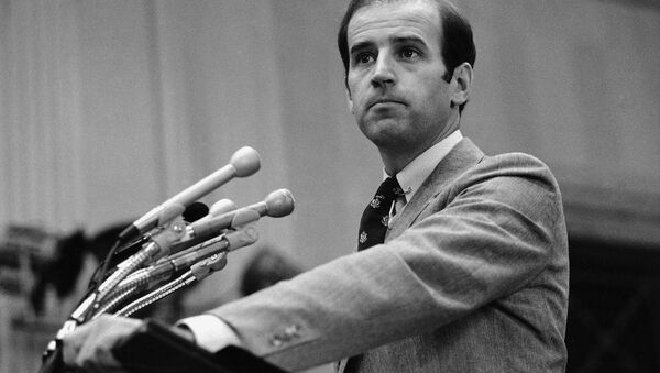 Joe Biden, senador dos EUA, falando de redução de armas em 1979 - Sputnik Brasil