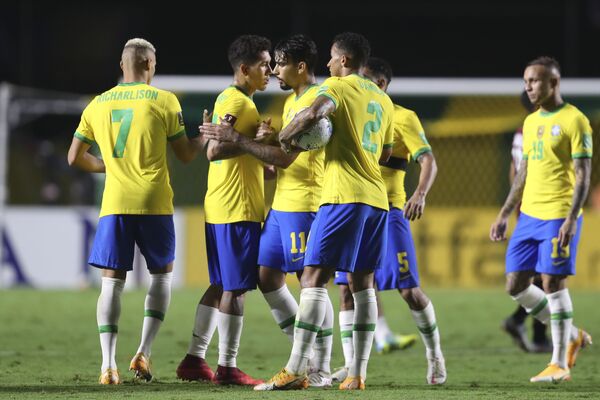 Jogadores da Seleção Brasileira de Futebol celebram vitória sobre a Venezuela, deixando seleção mais próxima da Copa do Mundo 2022 - Sputnik Brasil