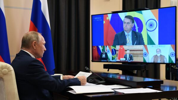 Presidente da Rússia, Vladimir Putin, preside à XII Cúpula de Chefes de Estado do BRICS, celebrada via videoconferência, 17 de novembro de 2020 - Sputnik Brasil
