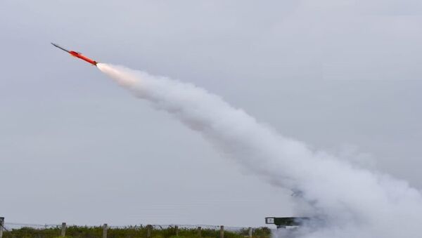 Um frame de um vídeo de testes do Sistema de Mísseis de Reação Rápida de Superfície-Ar (QRSAM), desenvolvido pelo Ministério da Defesa da Índia, em 26 de fevereiro de 2019 - Sputnik Brasil