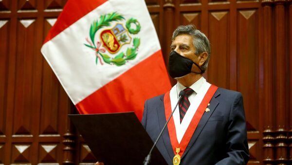 O novo presidente do Peru, Francisco Sagasti, durante cerimônia no Congresso do país. - Sputnik Brasil