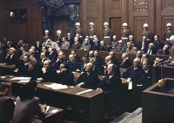 Em 30 de setembro de 1946 os acusados ouvem parte do veredicto no Palácio da Justiça durante os julgamentos de Nuremberg - Sputnik Brasil